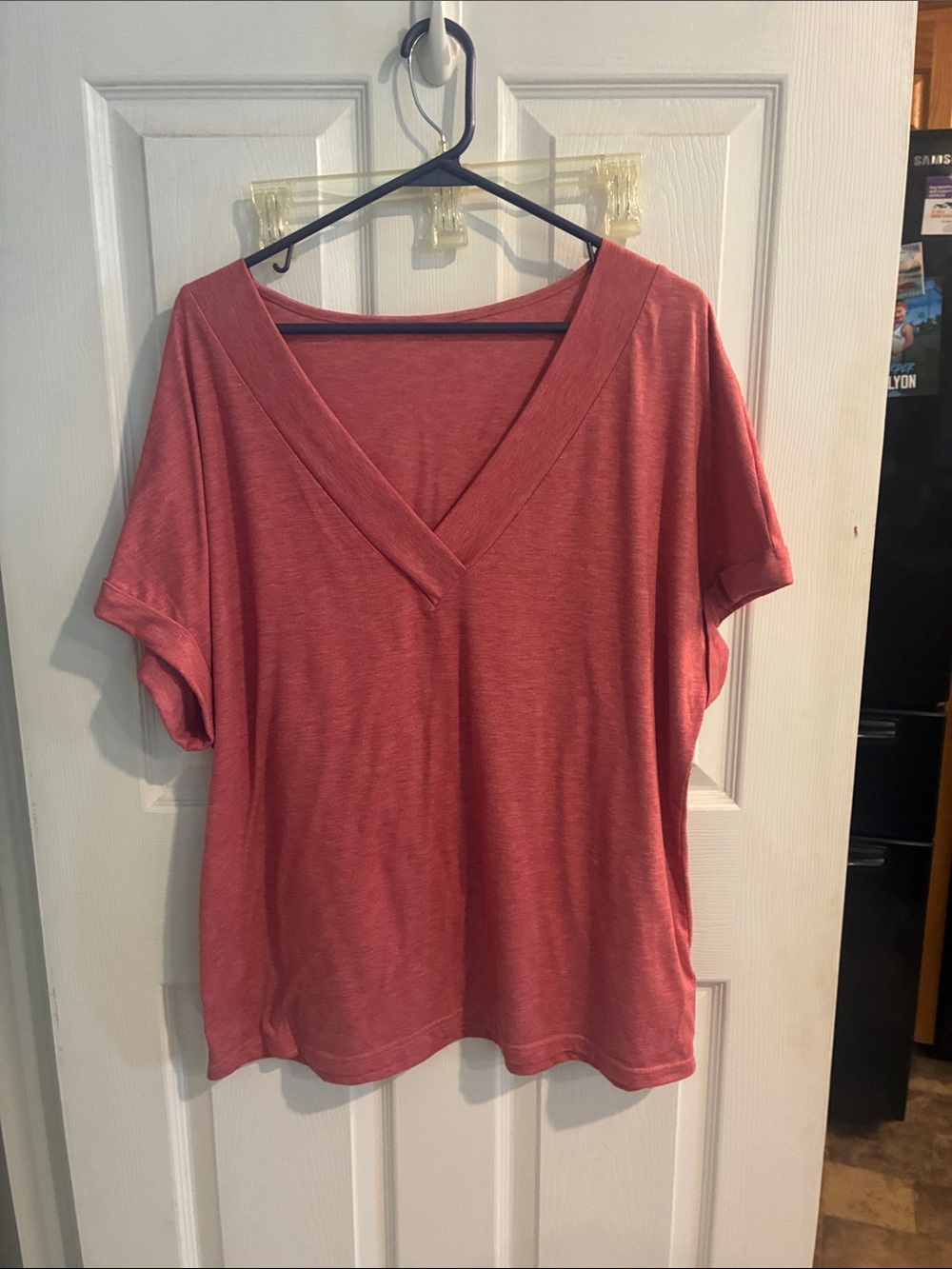 Amazon Short Sleeve V-Neck Tee in Dark Pink